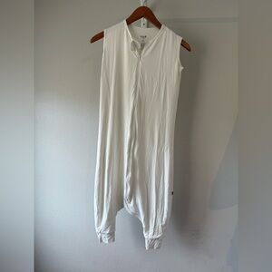 Kyte BABY White sleep bag walker